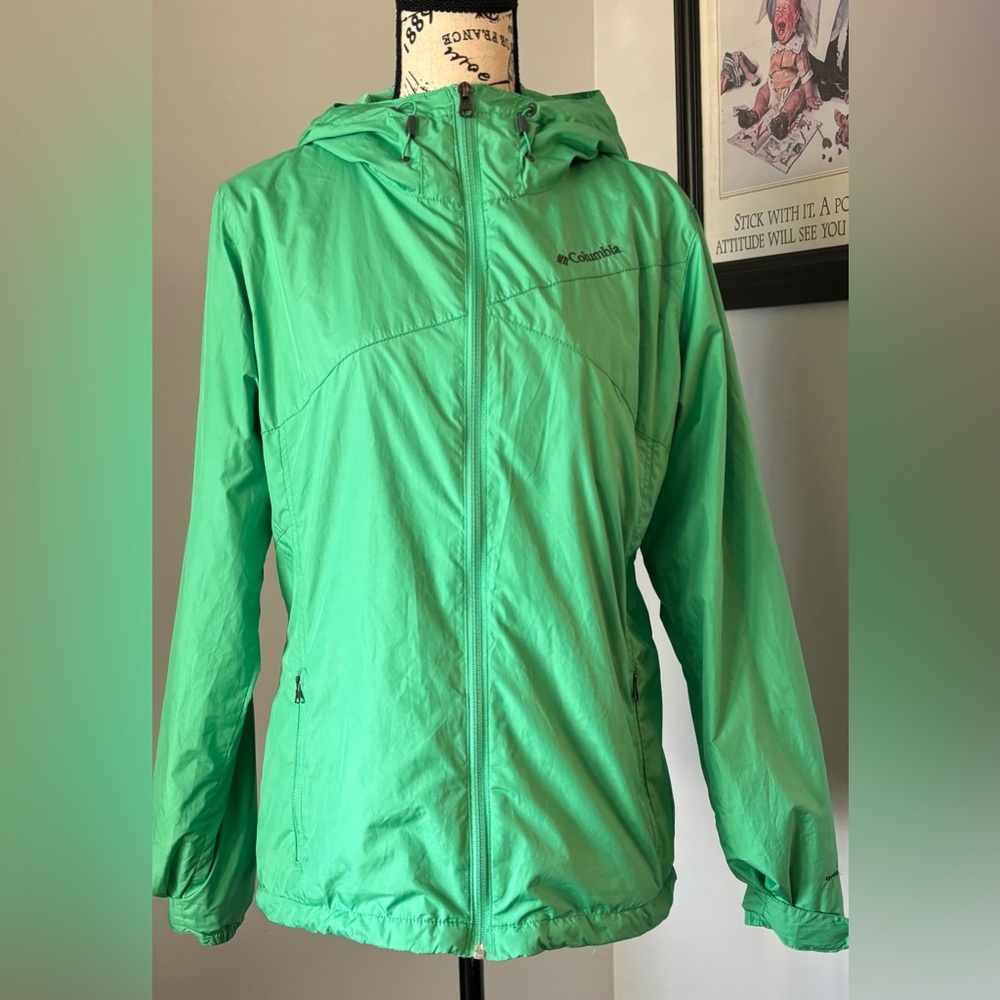 Columbia women’s spring jacket size Lg